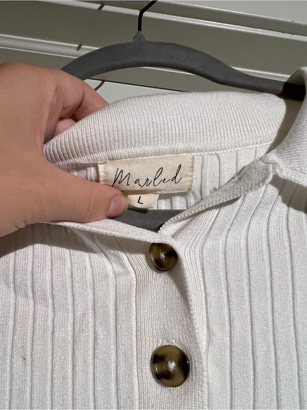 Marled Cream Ribbed Button-Up Cardigan with Tortoiseshell Buttons